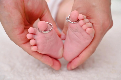 成都试管代怀孕妇两个月肚子疼